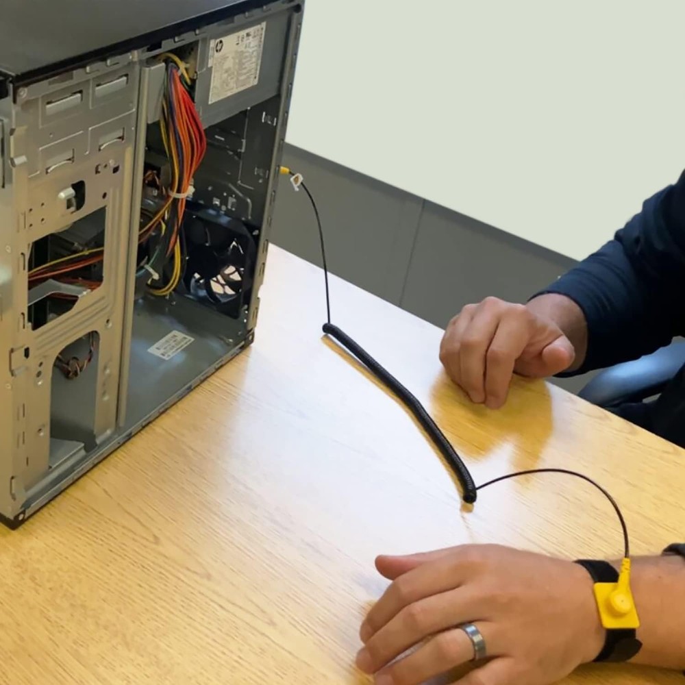 Durable Anti-Static Wrist Strap: 9.8ft Cable, Adjustable Fit for Professionals