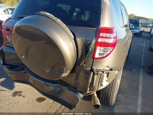 RAV 4 2011 Glove Box 4902913