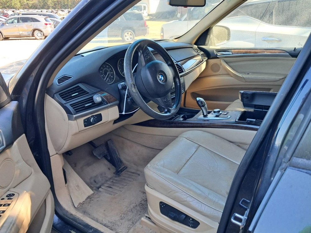 X5 2009 Glove Box 4833592