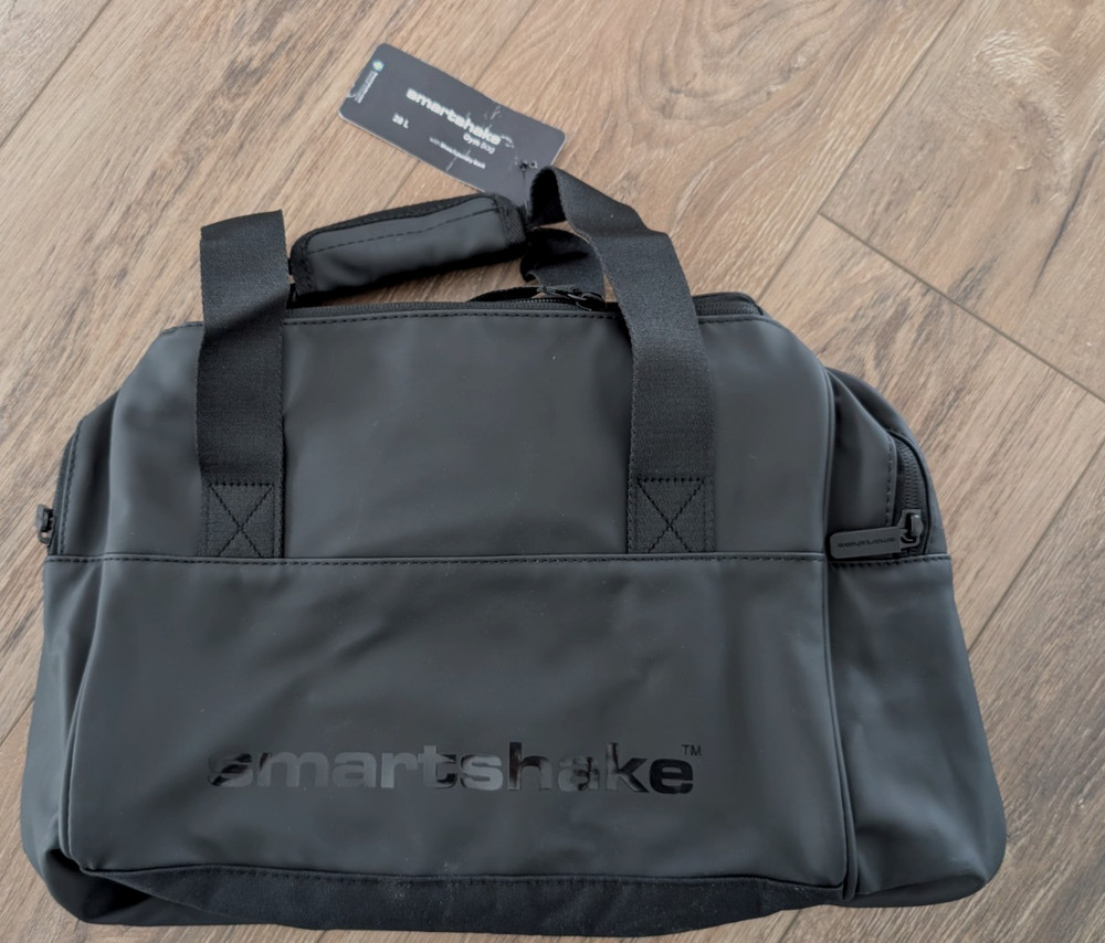 Smartshake 28L Gym Bag, Black