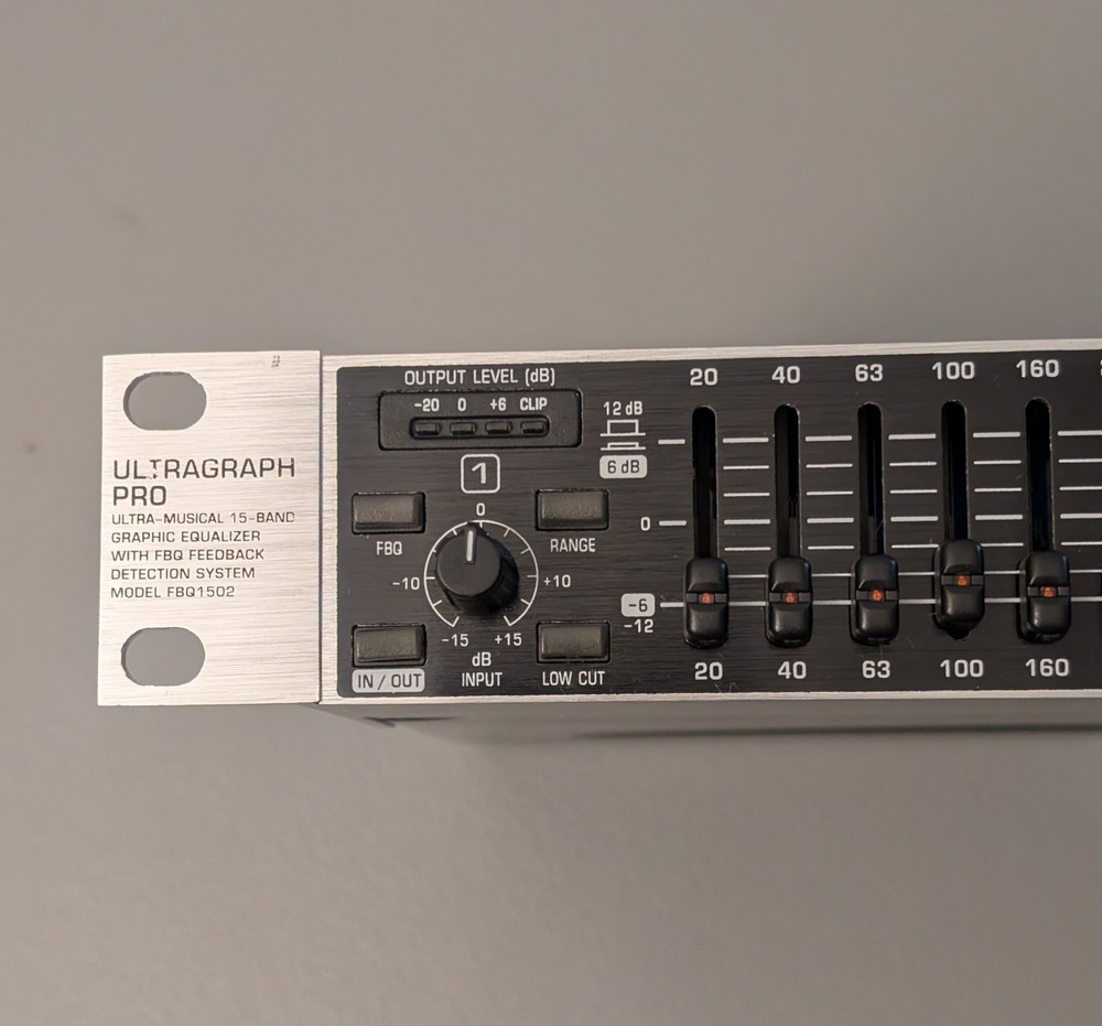 Behringer Ultragraph Pro FBQ1502 15-Band w/ FBQ Detection - Powers On / Untested