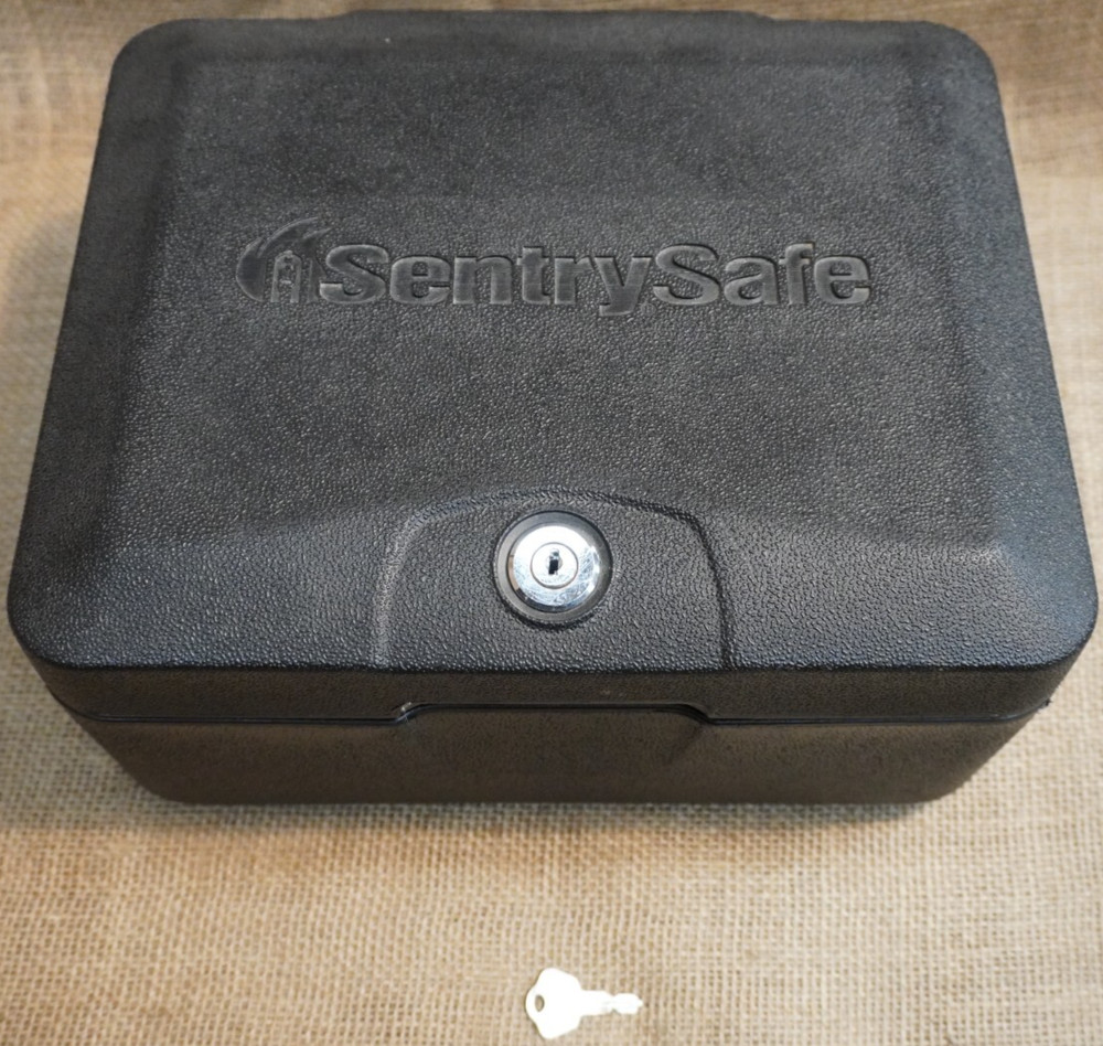 SentrySafe Model AY-625619 Box W/ Key