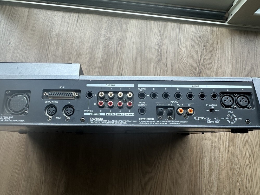 Roland VS-1824CD Digital Studio Workstation 24-Bit Multitrack Recorder