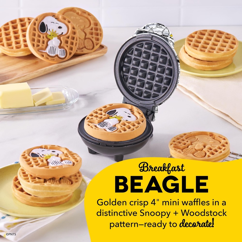 Peanuts x Dash Mini Waffle Maker 4 Inch, (Black & White)
