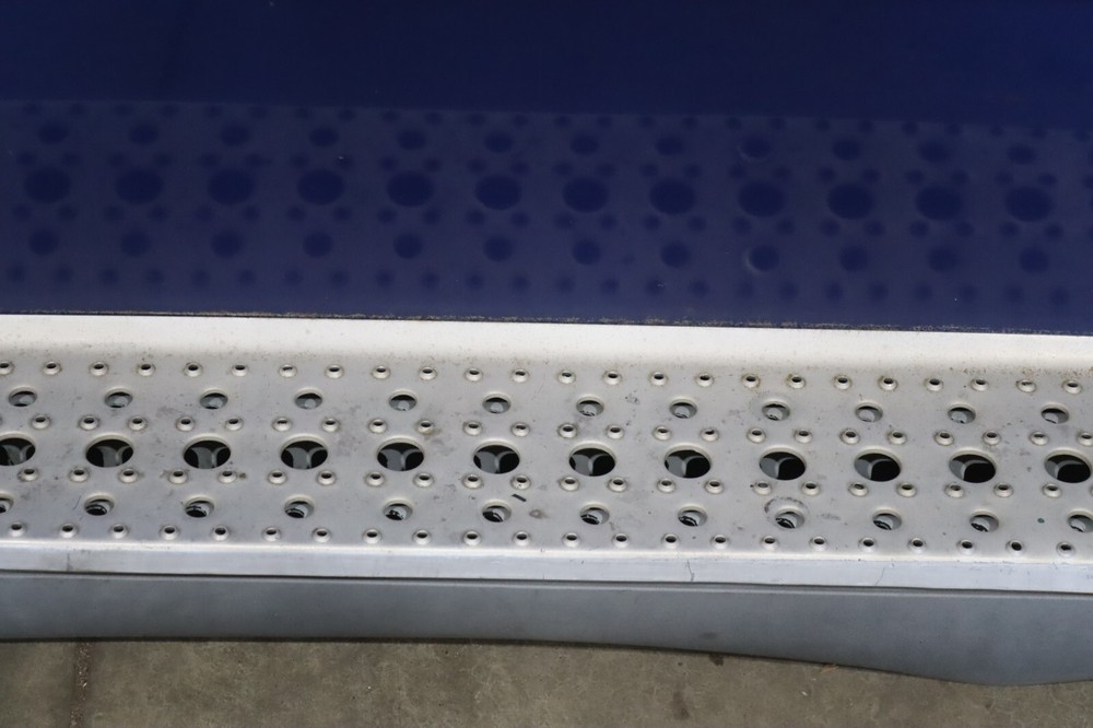 2008-2017 FREIGHTLINER CASCADIA 125 LEFT DRIVER SIDE FAIRING STEP PANEL OEM