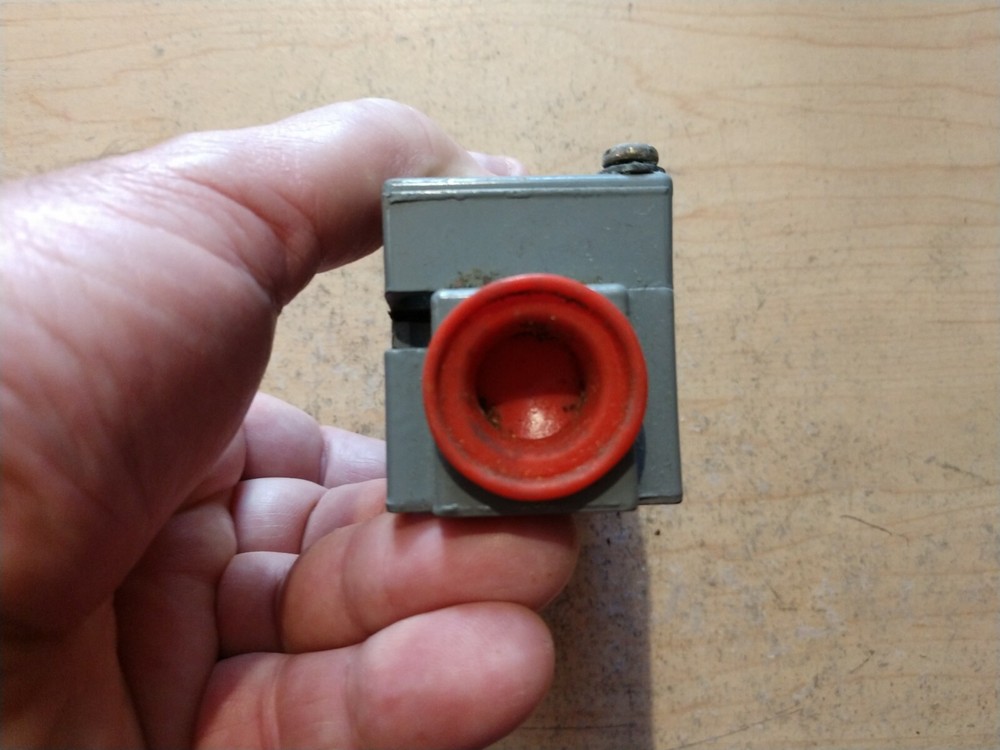 NEW SQUARE D CLASS 9007 TYPE B54C SERIES B LEVER TYPE LIMIT SWITCH