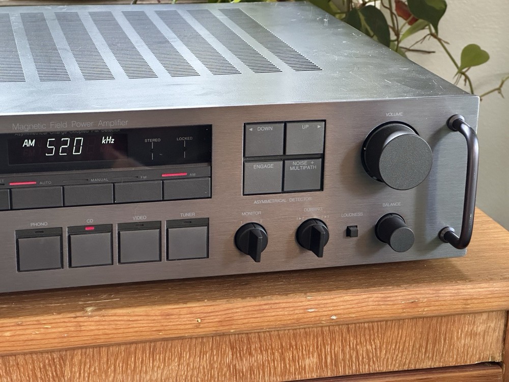 Carver Receiver 900 The Receiver Excellent - Serviced