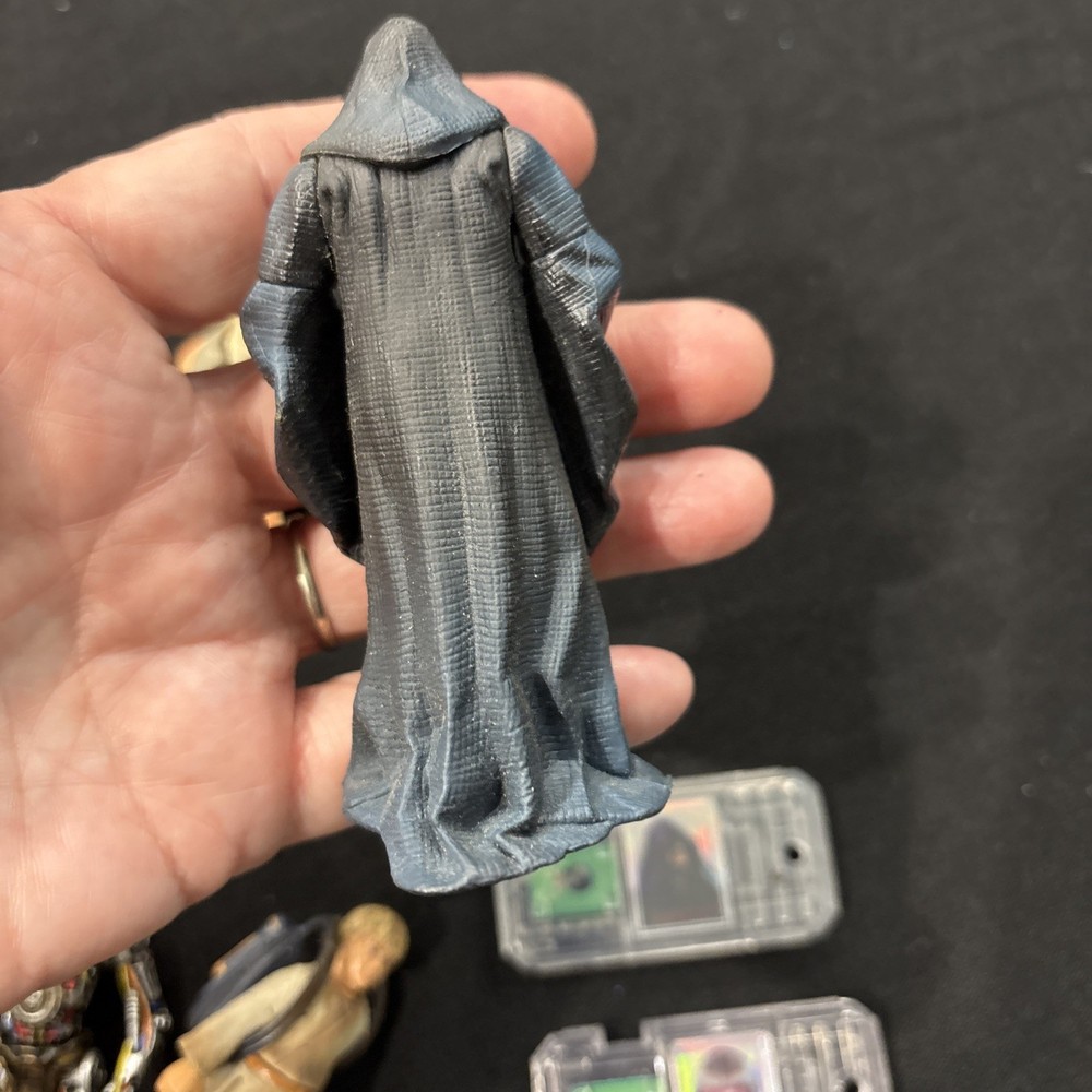 6 Star Wars Figurines & 3 CommTech Chips