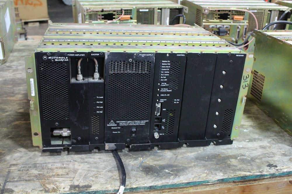 MOTOROLA QUANTAR VHF 400 Frequency Range DIGITAL REPEATER Model # T5365A