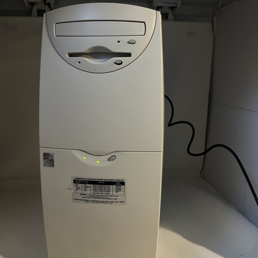 Gateway 2000 G6-233M Intel Pentium Desktop Powers on- read description