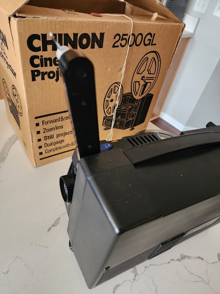 Chinon 2500 GL Self Reeling Adjustable Projector Original box, Packaging