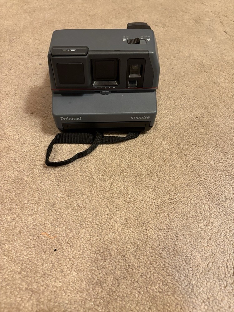 Vintage Polaroid Impulse Camera with built in flash WORKING tested