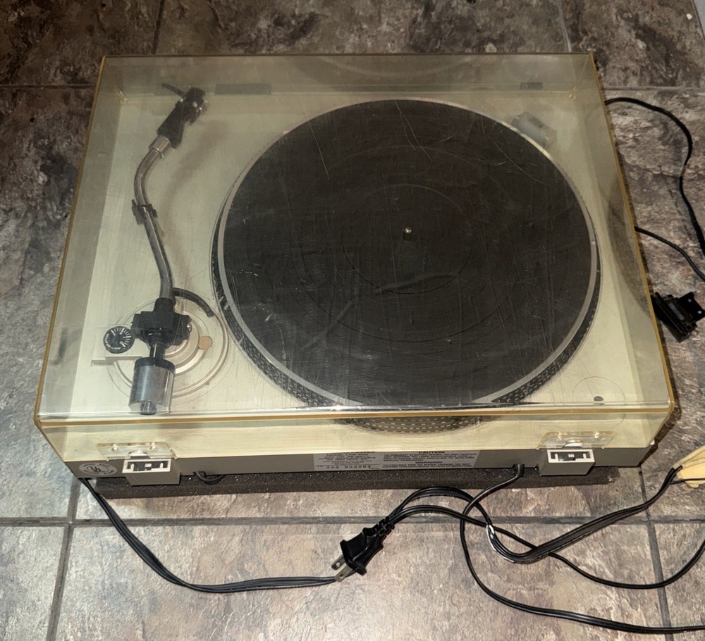 REALISTIC LAB-395 TURNTABLE DIRECT DRIVE SEMI