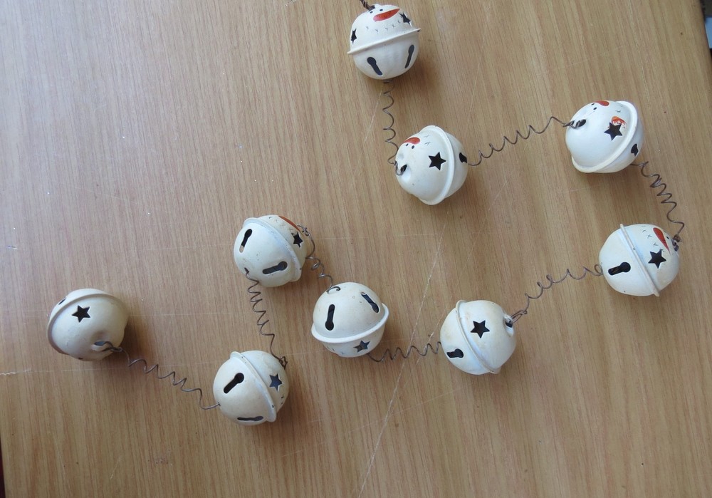 Unbranded Primitive Snowman Jingle Balls String