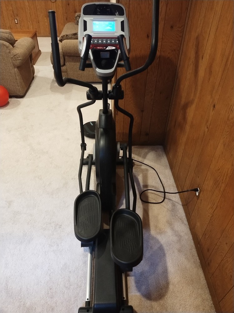 Sole Elliptical E20 Incline, Multiple Programs, Bluetooth, New Rails, Manual