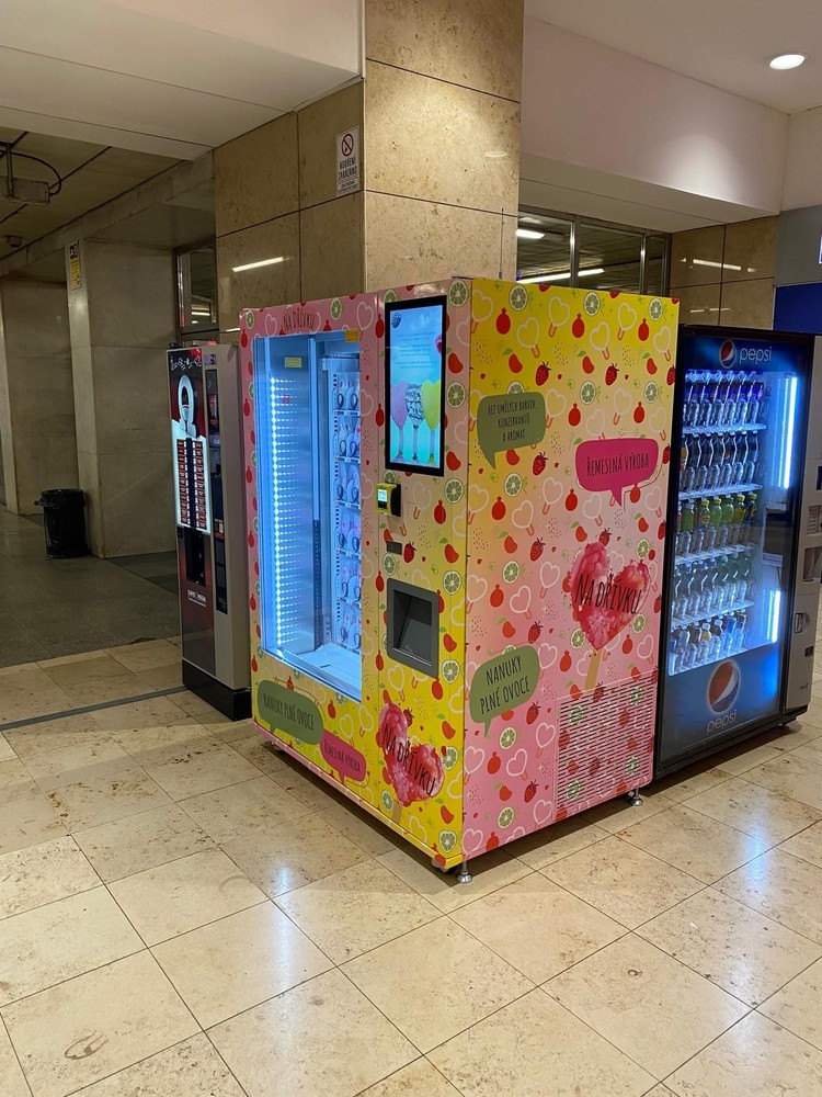 Automatic Products Vending Machine