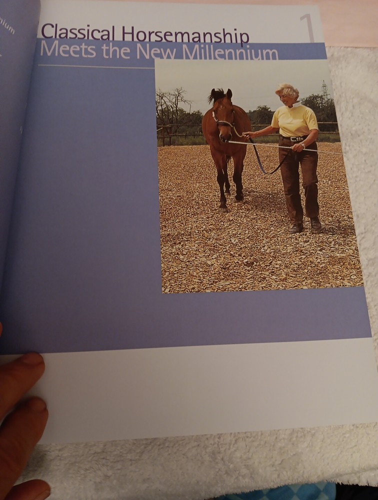 HORSE BEHAVIOR AND TRAINING BOOK BY JOHN LYONS