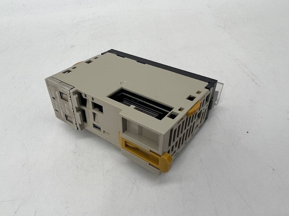 OMRON CJ1W-TC003 PLC Programmable Controller Tested USED