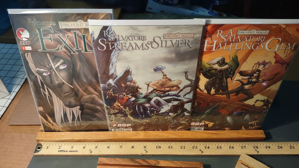 Comic Book Display - Real Wood Wall Mount - Hand Made - GRADED Comics- Standard