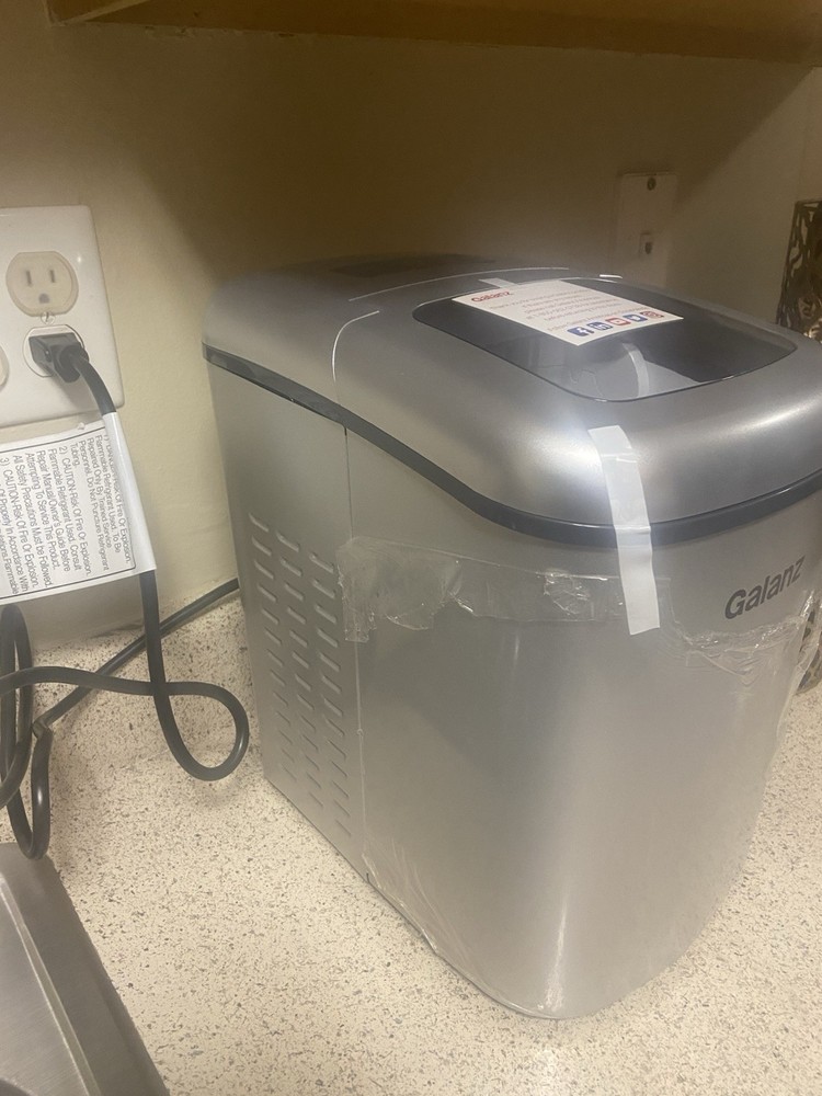 Galanz 26lbs Countertop Portable Ice Maker