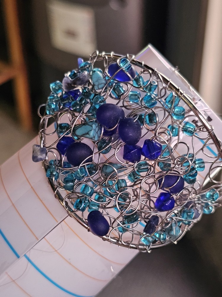 Wire Beaded Chip Stone Bracelet Size 6