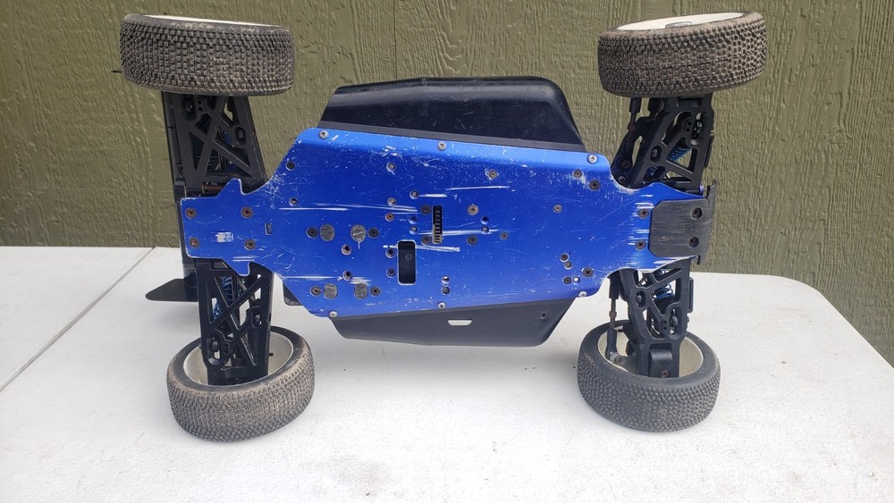 KYOSHO INFERNO ELECTRIC BUGGY