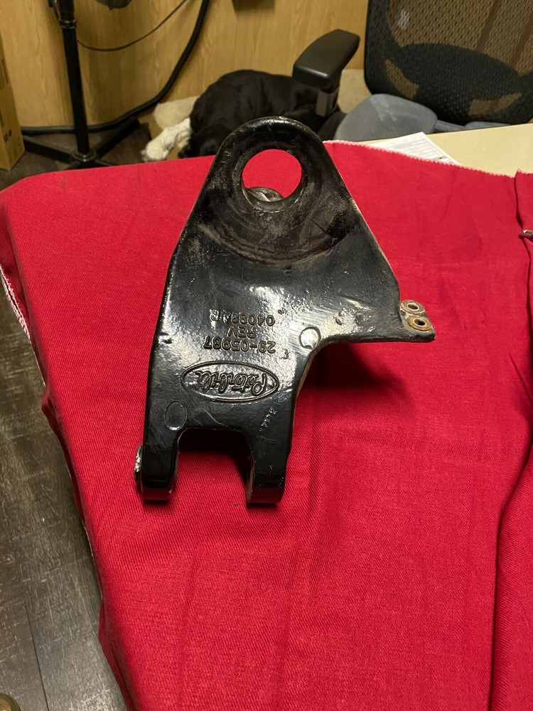 PETERBILT REAR CAB SUPPORT ,MOUNT, BRACKET SUSPENSION MOUNT 29 05987