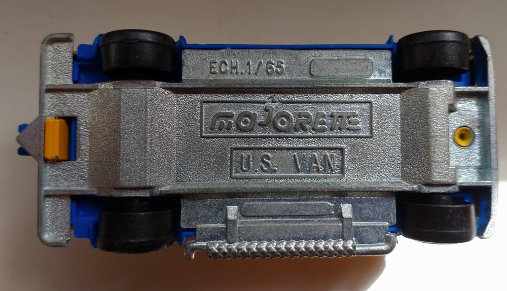MAJORETTE U.S. VAN 1/65 #24