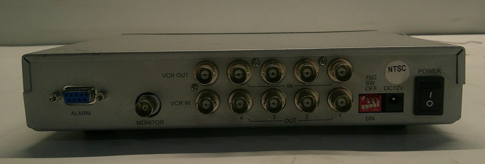 AV Tool AVT-8120 Quad Splitter