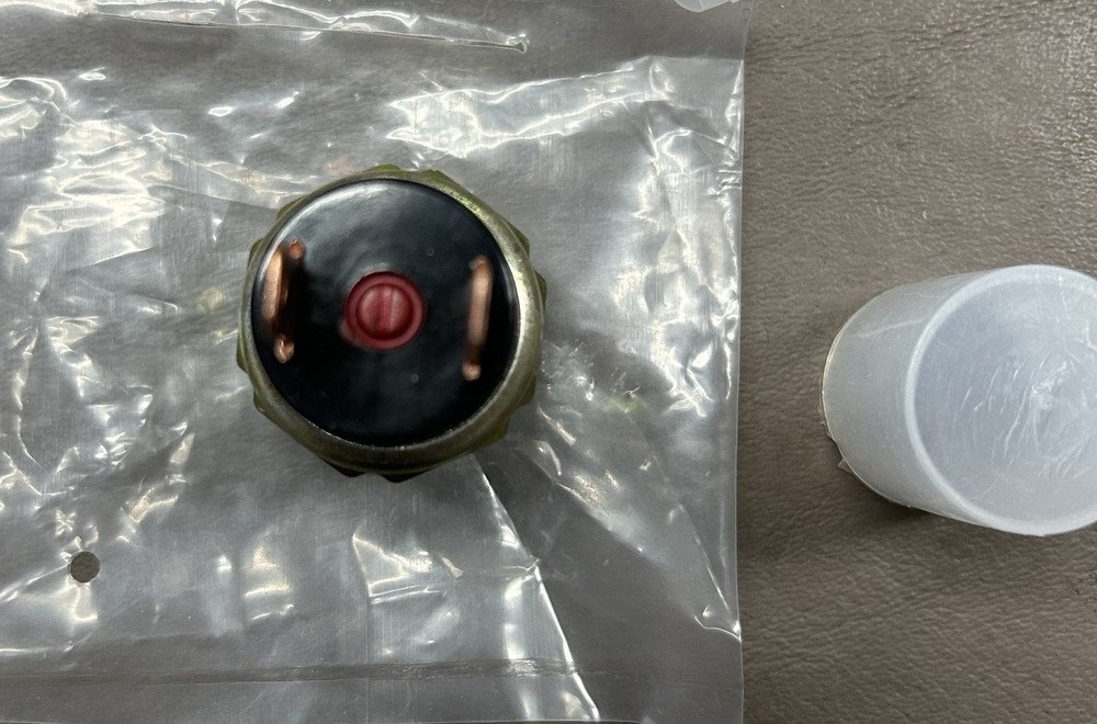 Universal R134a Male Binary Pressure Switch 3/8-24 O Ring
