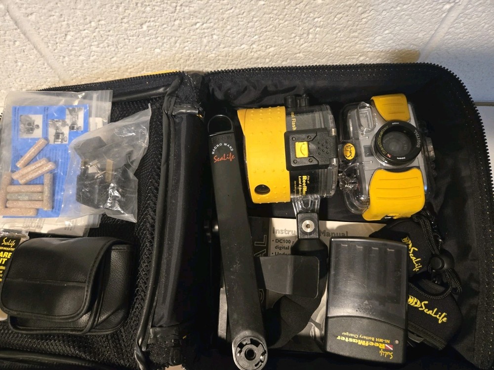 Reefmaster Underwater Camera With Light And Accessories Uswd Untested In Case