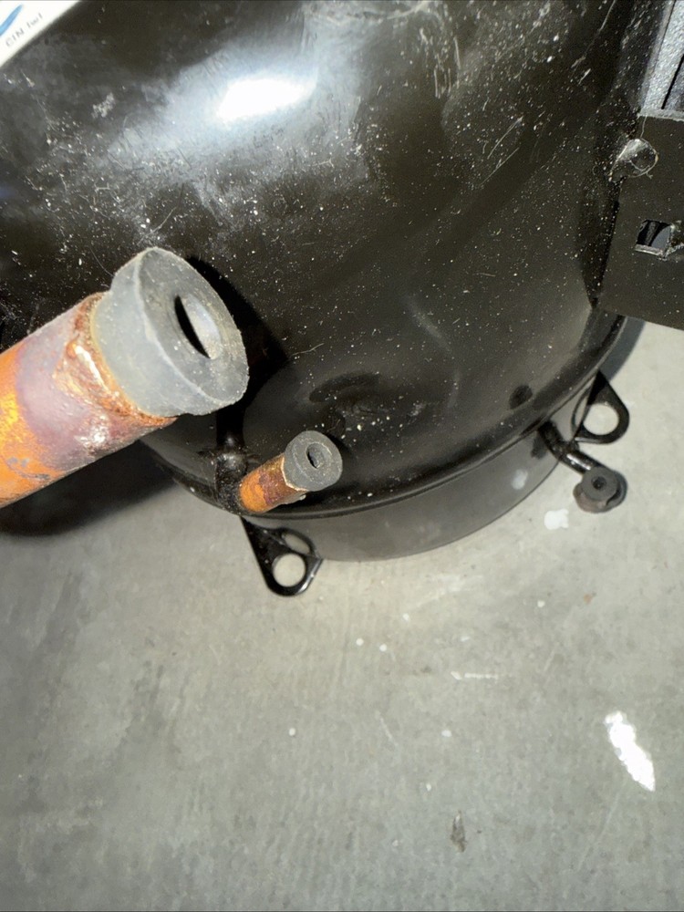 TECUMSEH AW611ET-114-A4 Compressor Untested