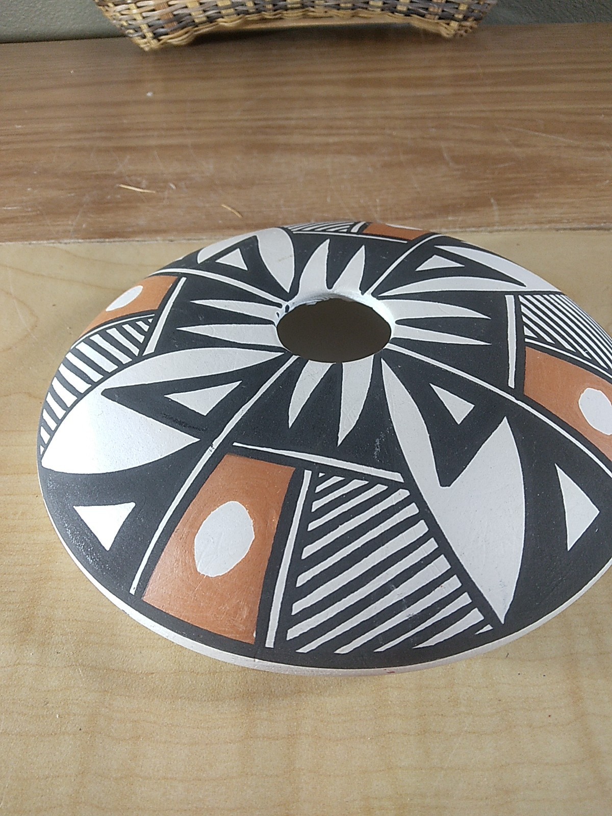 Acoma Pueblo Pottery Seed Pot Painted Detail Signed EDLEWIS III Beautiful!