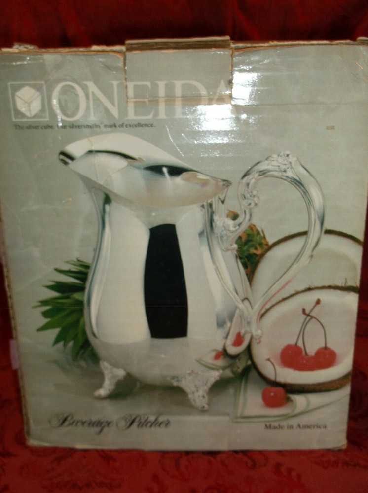 Oneida Silverplate Beverage Pitcher 0717 WITH ICE LIP...NICE!