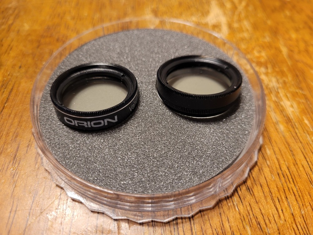 Orion 1.25" Telescope Filter Lot – Moon Filter 13% T & Variable Polarizer 1%-40%