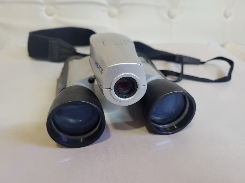 MEADE CaptureView Digital Camera & 8x22 Binoculars CV-1 missing SD card tray