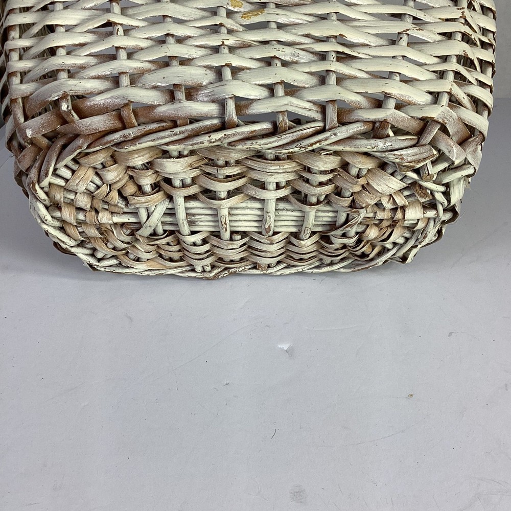 VTG Wicker Storage Container Front Handlebar Bicycle basket Needs Some Paint