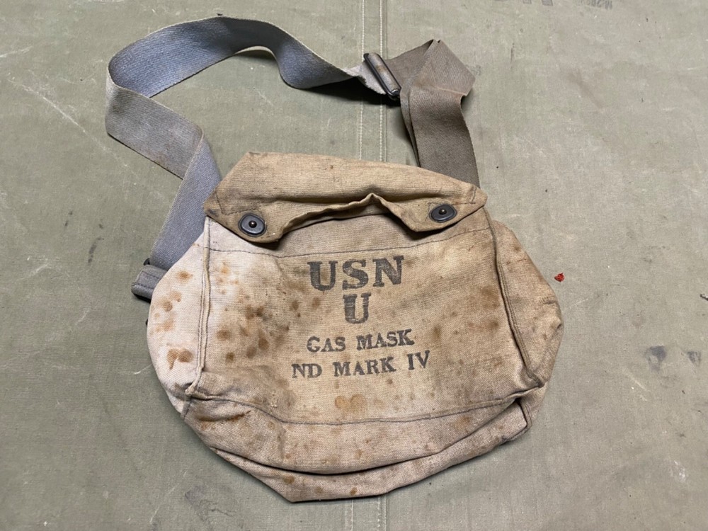 ORIGINAL WWII US NAVY MARK IV GAS MASK CARRY BAG