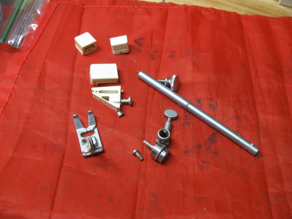 Singer 4562 Sewing Machine Needle Clamp Spool Guides Foot Lever Knobs