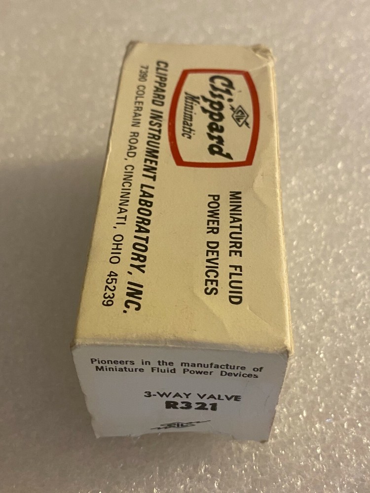 Clippard R-321, 3-Way Spring Return, Fully-Ported, Twin Pilot Valve