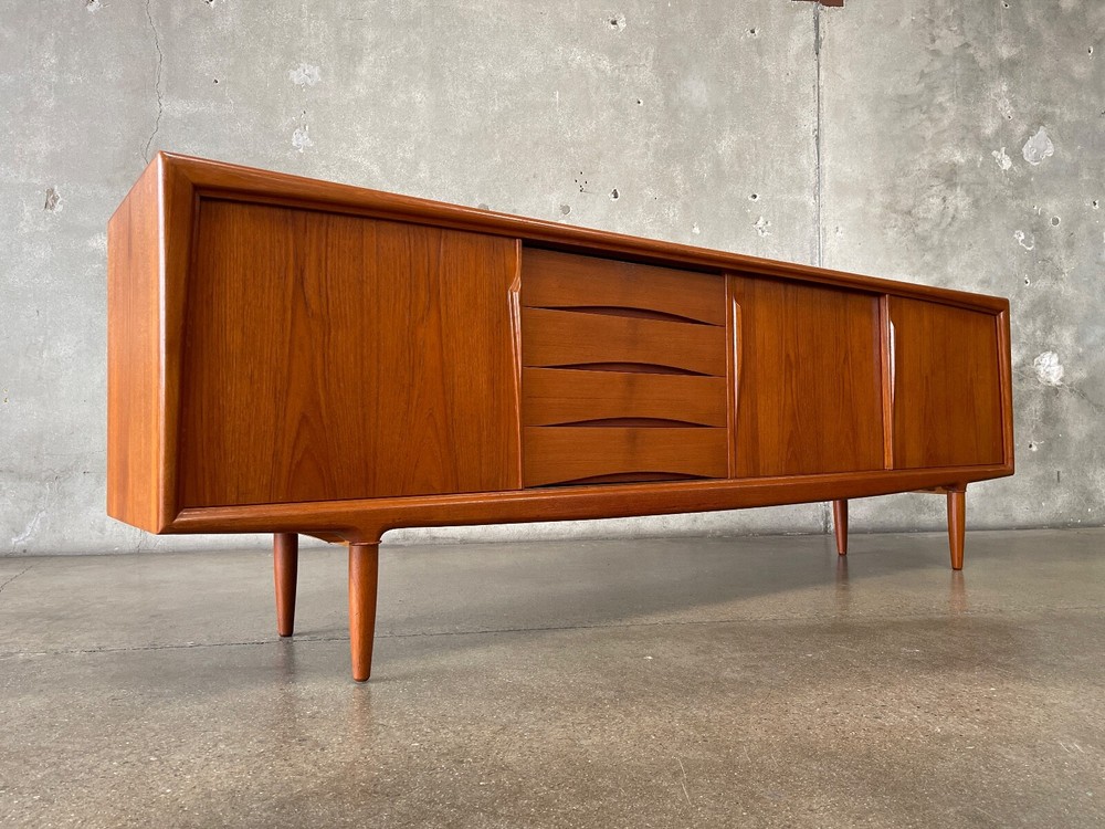 Mid Century Danish Modern Teakwood Sideboard