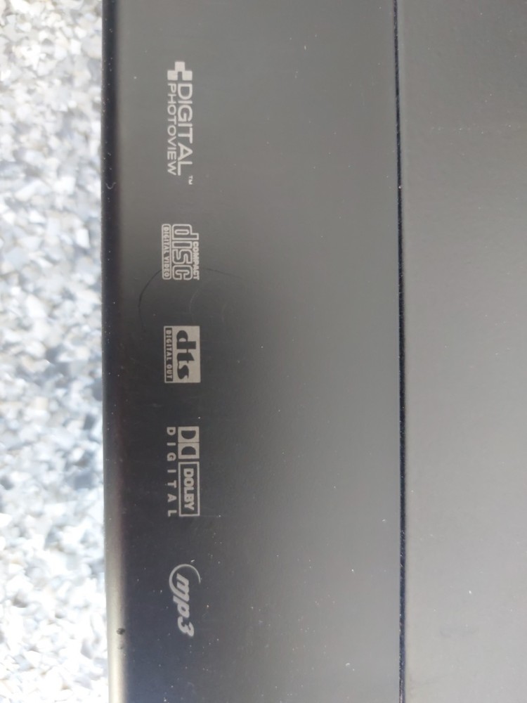 RCA DVD Video / CD / CD Player DRC233 Bundled With Remote