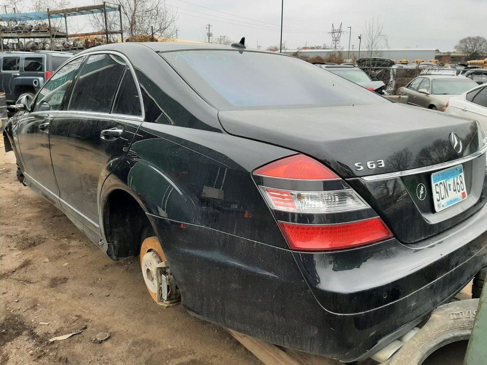 S63 2009 High Mounted Stop Light 940459