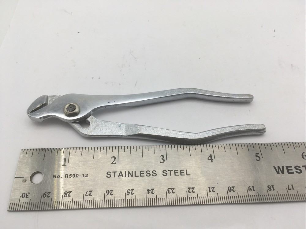 Wilde USA 5-1/4" Adjustable Pliers Chrome