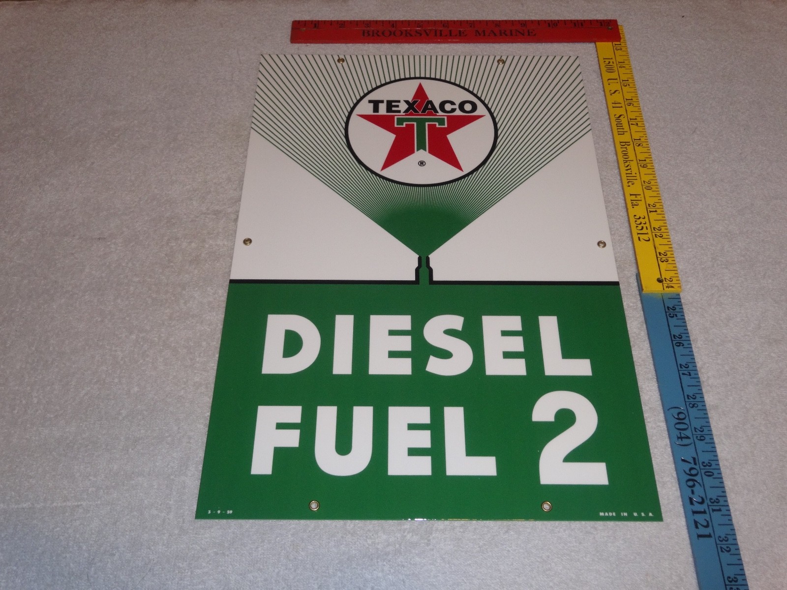 VINTAGE TEXACO DIESEL FUEL 2 GREEN SPRAYER 18" PORCELAIN METAL GASOLINE OIL SIGN