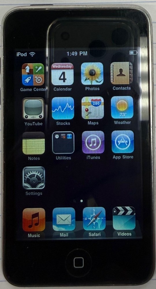 Apple iPod Touch (2nd Generation) A1288 8GB Player - Black