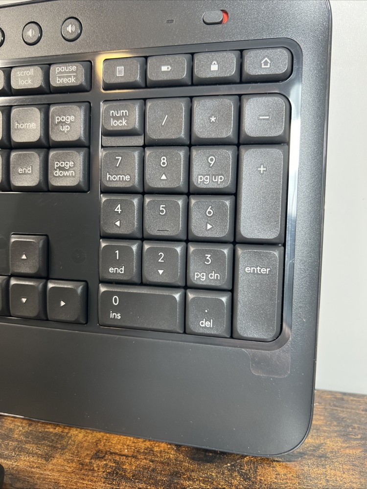 NEW Logitech MK540 Advanced Wireless Keyboard and Mouse Combo