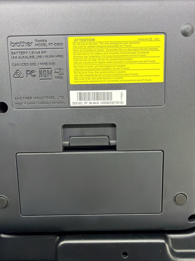 Brother P-Touch PT-D600 PC-Connectable Label Maker Hard Case Power USB Complete
