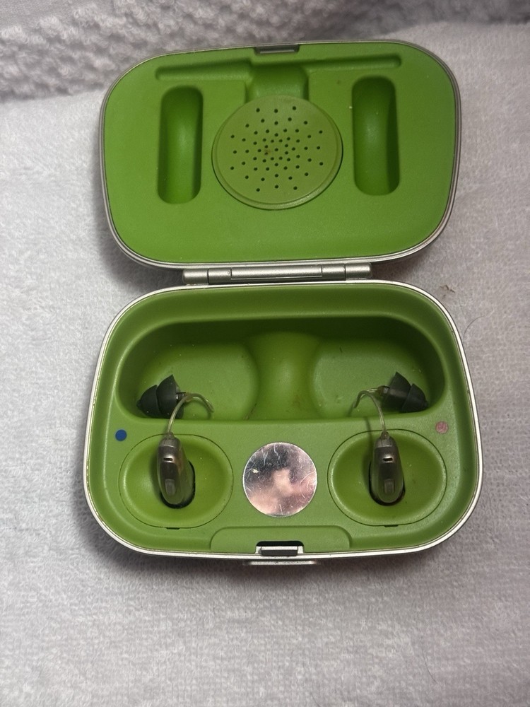 Phonak RIC Rechargeable Hearing Instruments Silver/Green with Case for Both Ears