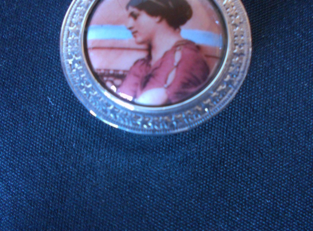 Solid Silver Victorian Lady Pill Pot Stunning Boarder Pill Pot